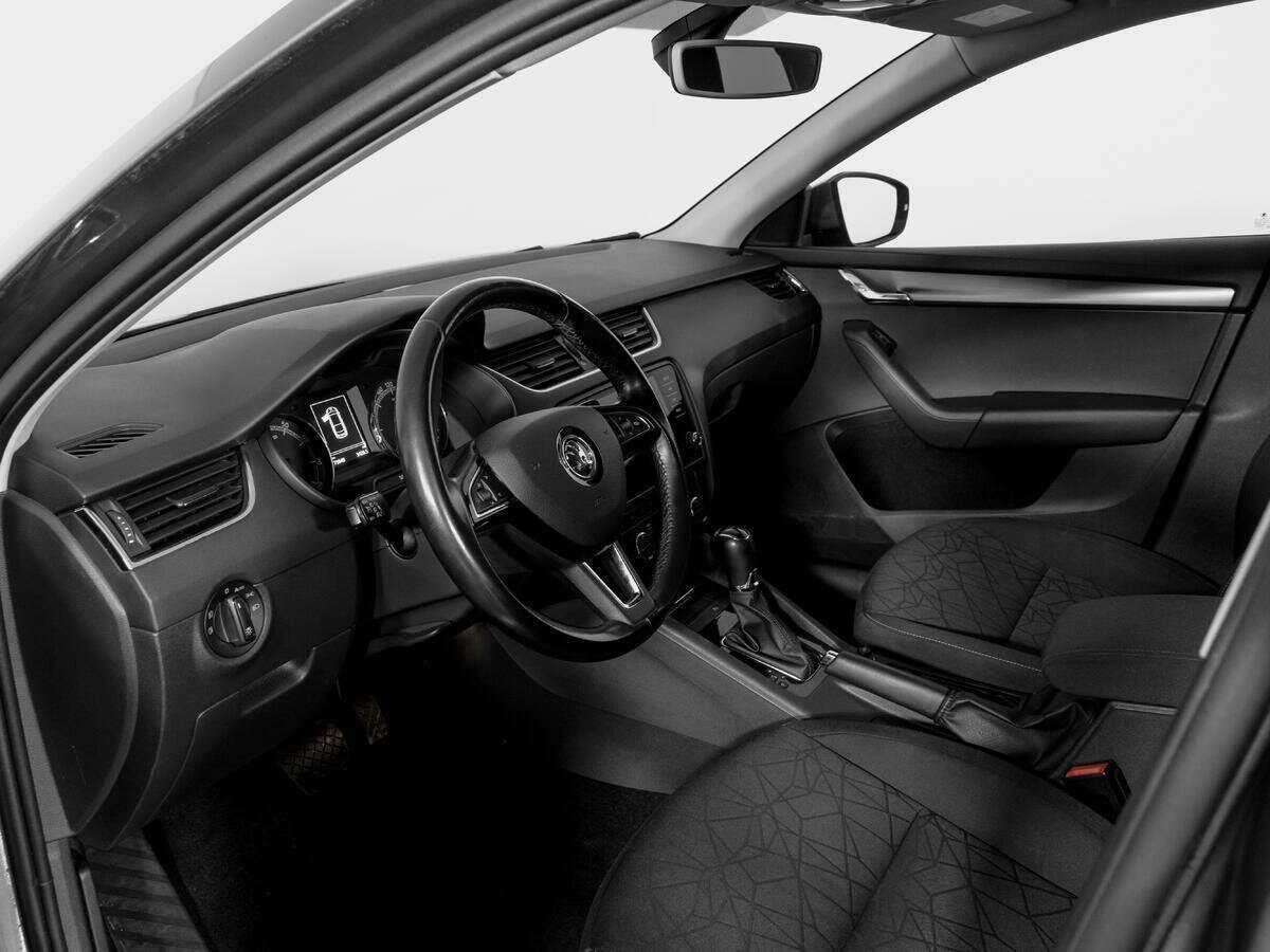 Б/У Шкода Октавия 2018 года. Фото: #14