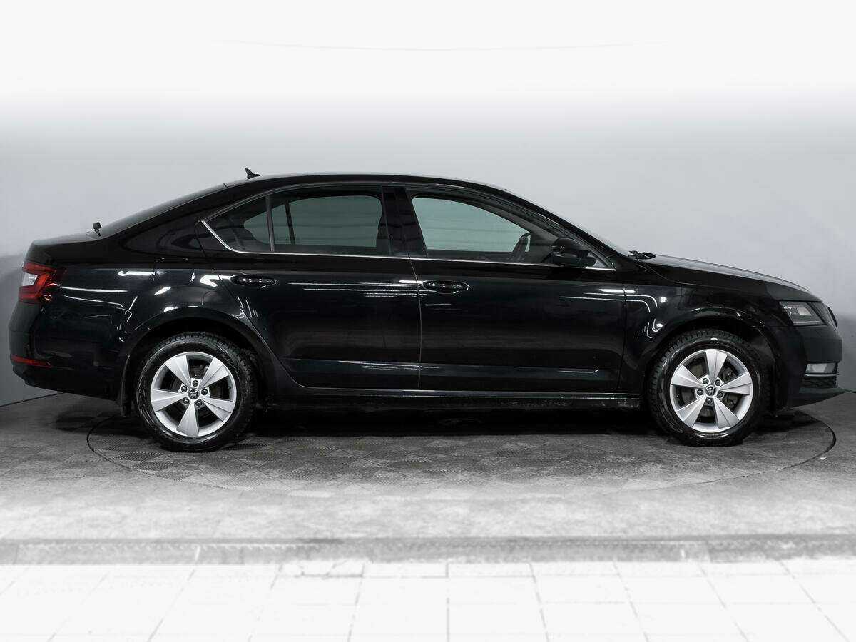 Б/У Шкода Октавия 2018 года. Фото: #3