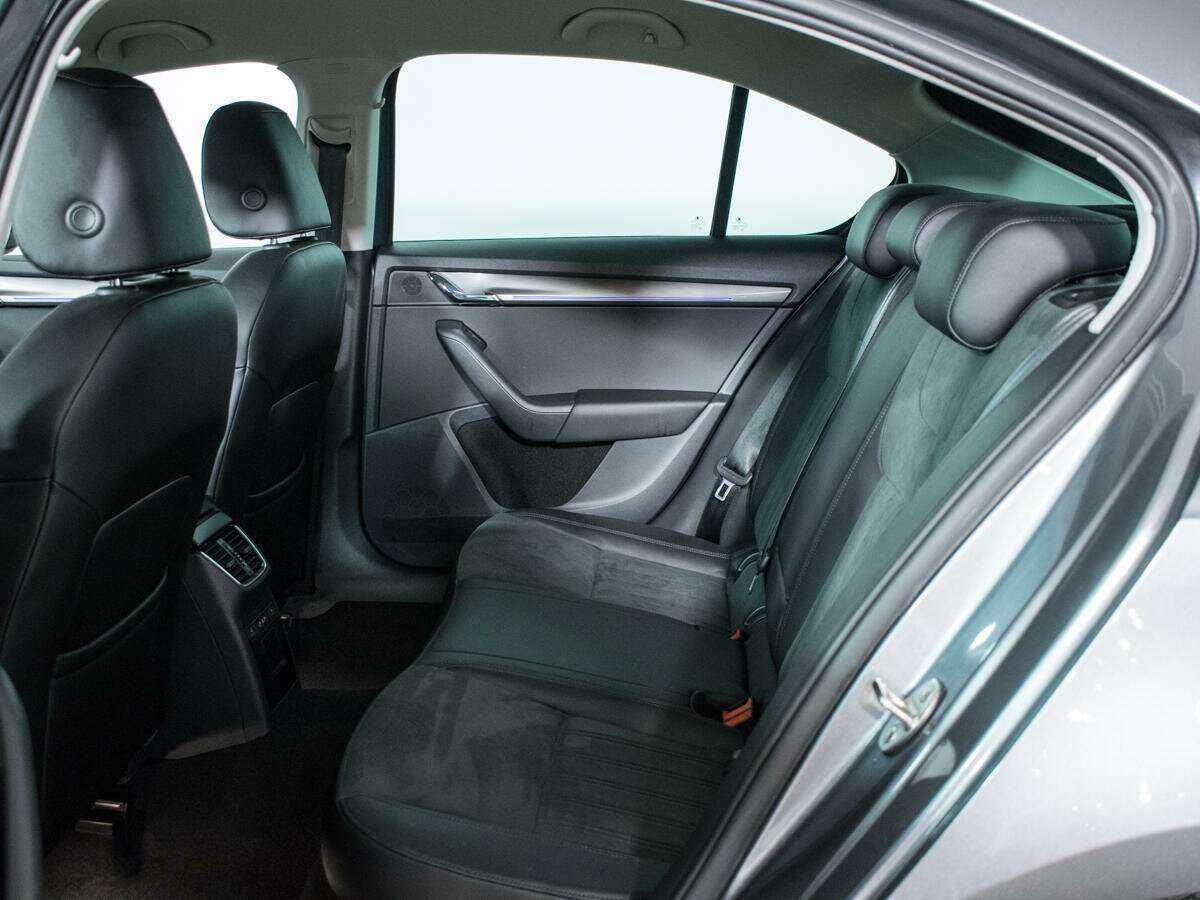 Б/У Шкода Октавия 2020 года. Фото: #9