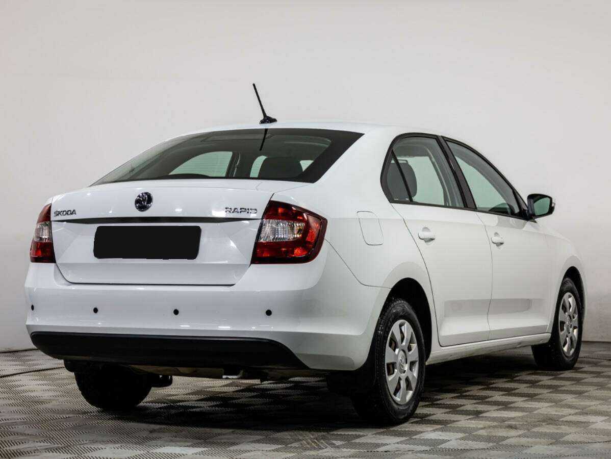 Б/У Шкода Рапид 2017 года. Фото: #3