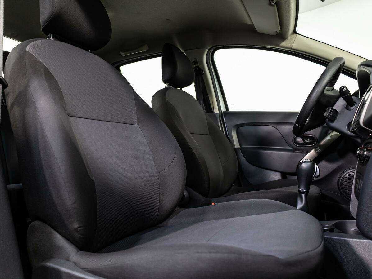 Б/У Рено Логан 2019 года. Фото: #9