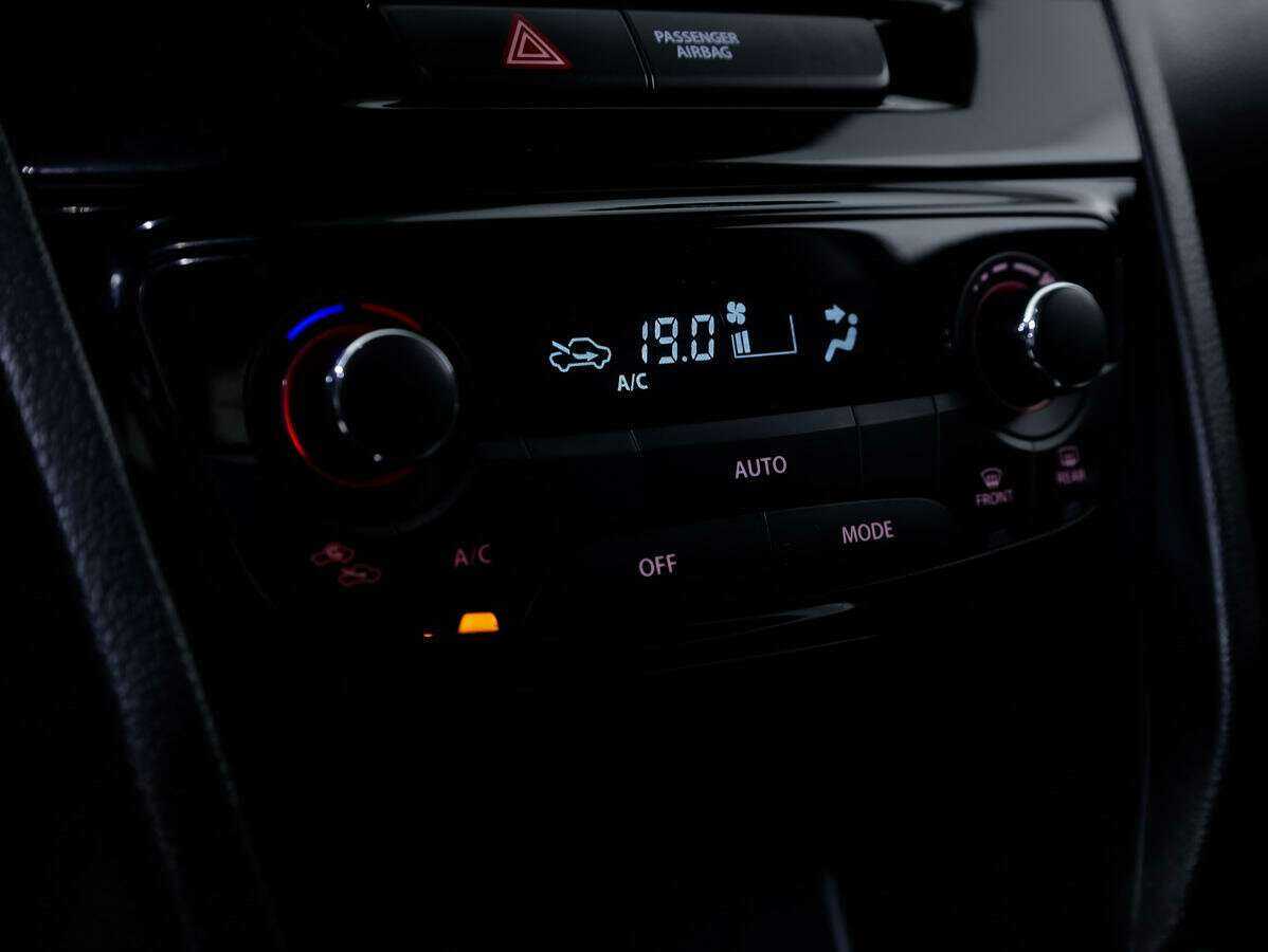 Б/У Сузуки Витара 2016 года. Фото: #14