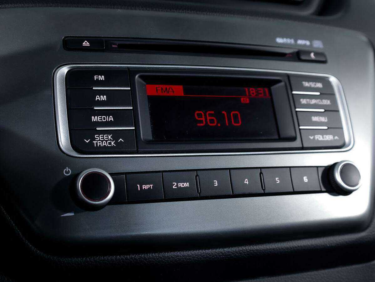 Б/У Киа Рио 2017 года. Фото: #14