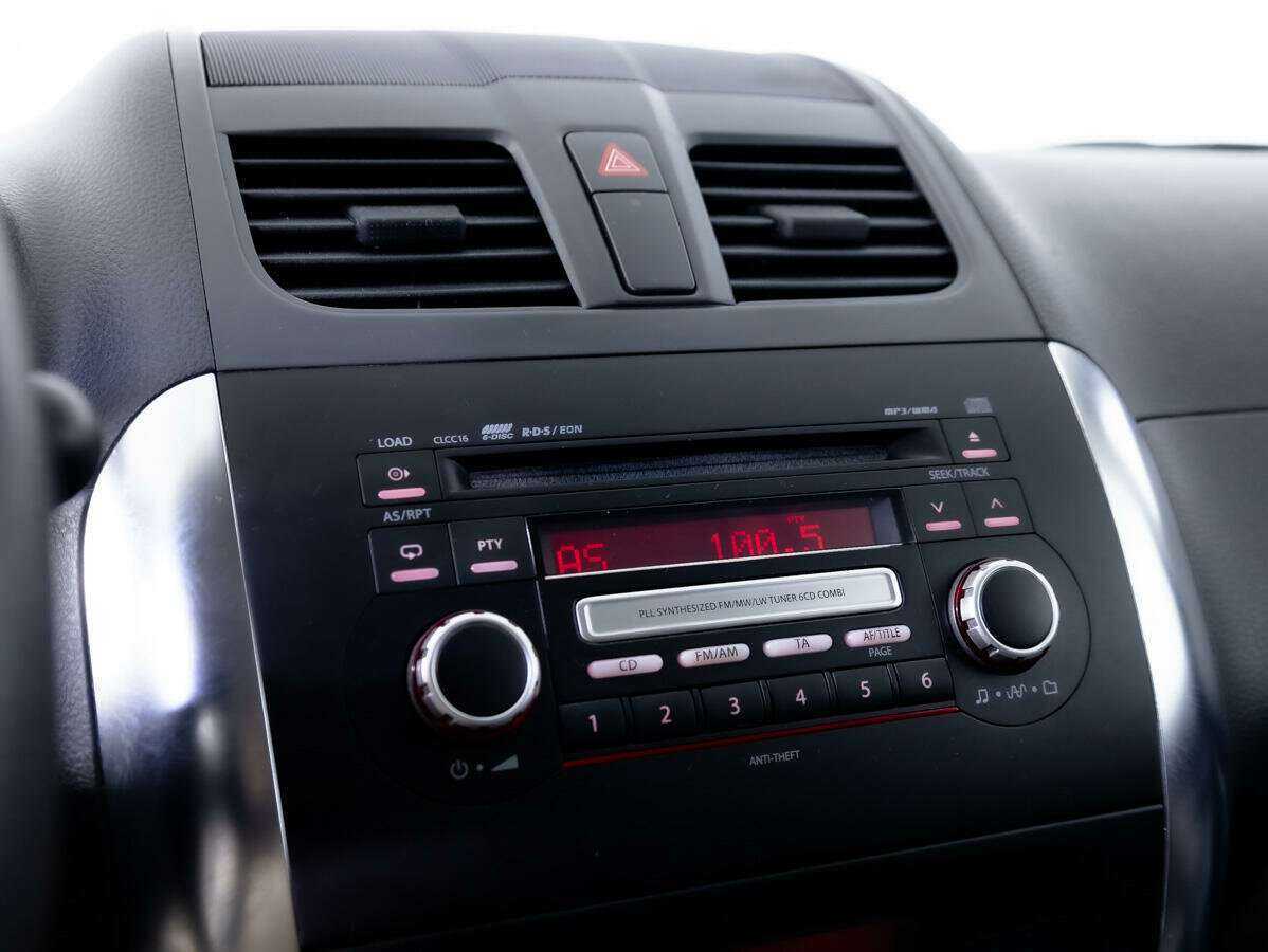 Б/У Сузуки С-Икс4 2012 года. Фото: #11