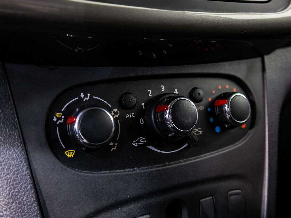 Б/У Рено Логан 2019 года. Фото: #12