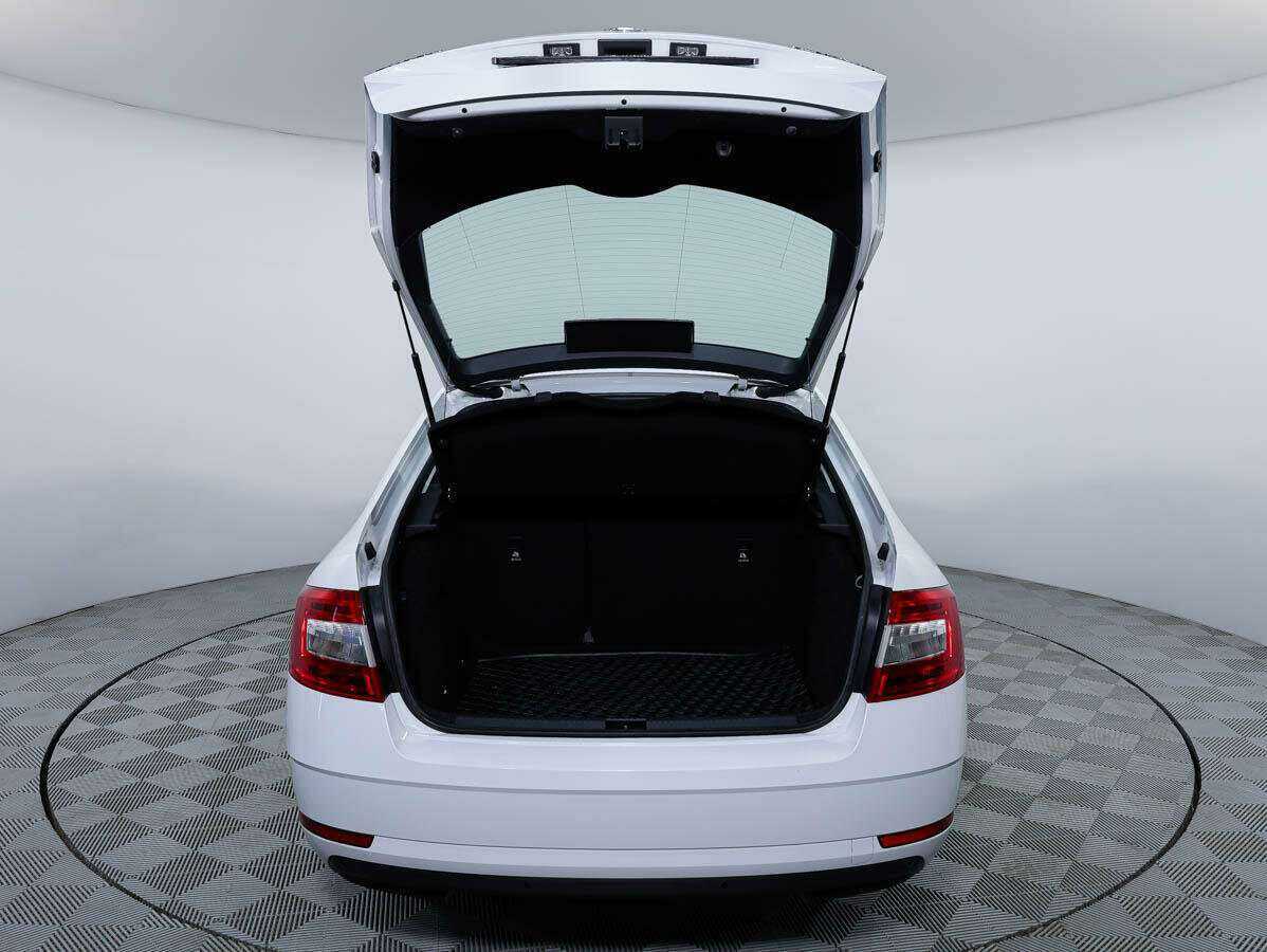 Б/У Шкода Октавия 2018 года. Фото: #5