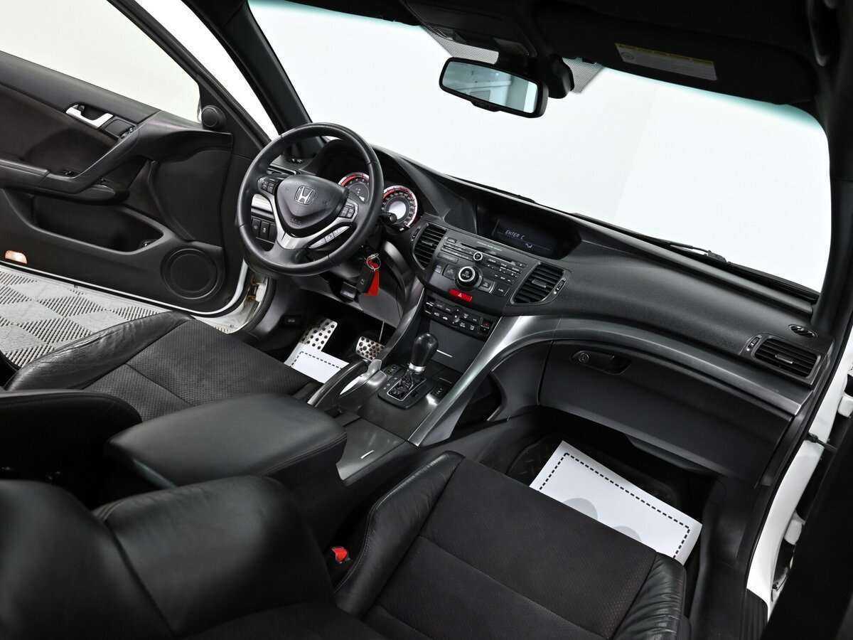 Б/У Хонда Аккорд 2012 года. Фото: #5