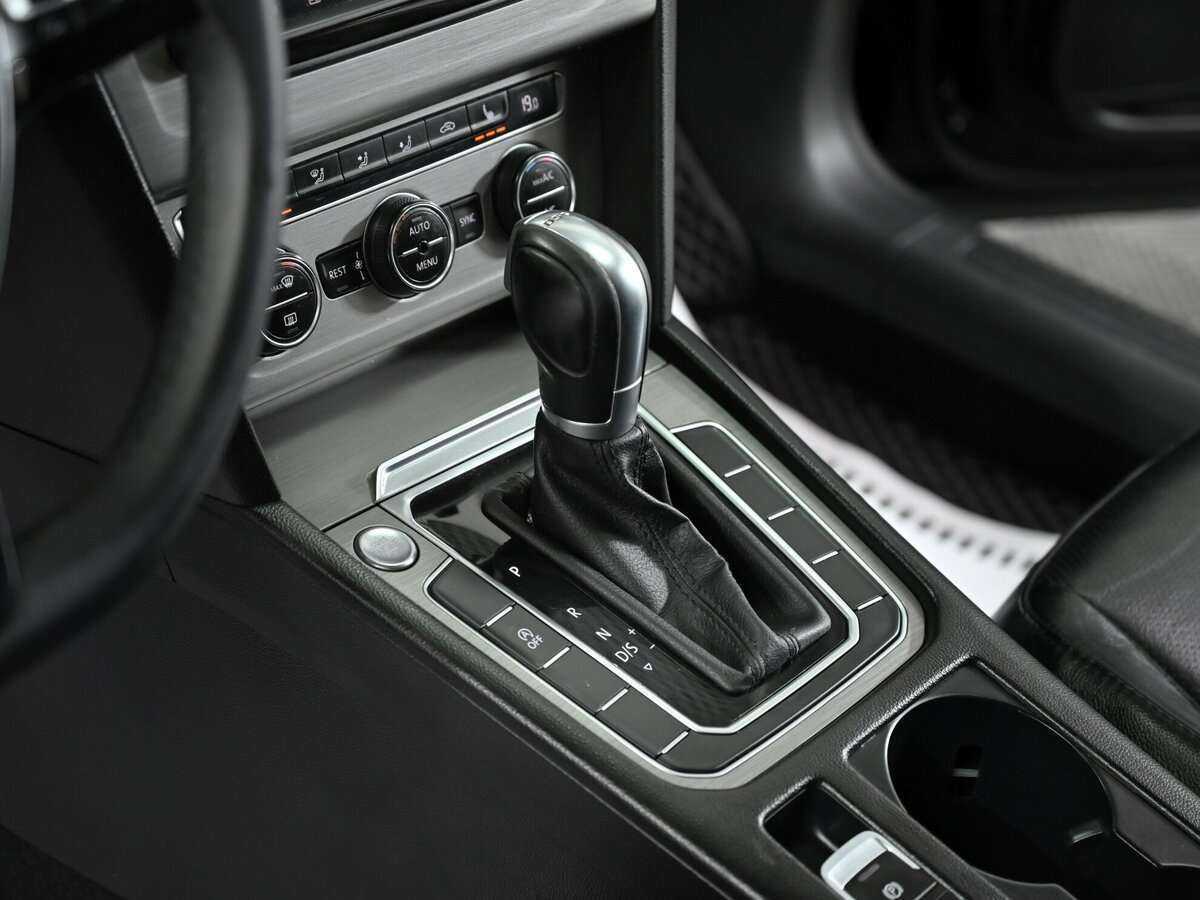 Б/У Фольксваген Пассат 2016 года. Фото: #9