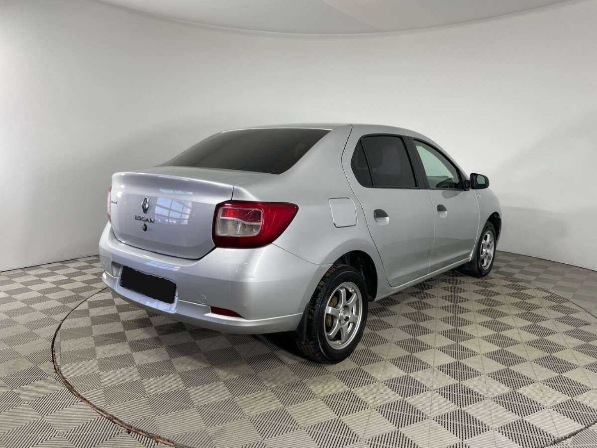 Б/У Рено Логан 2015 года. Фото: #3