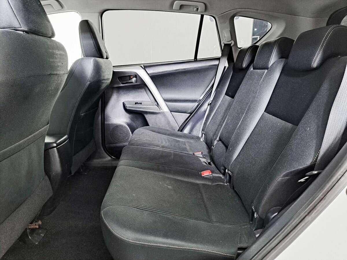 Б/У Тойота Рав4 2014 года. Фото: #9