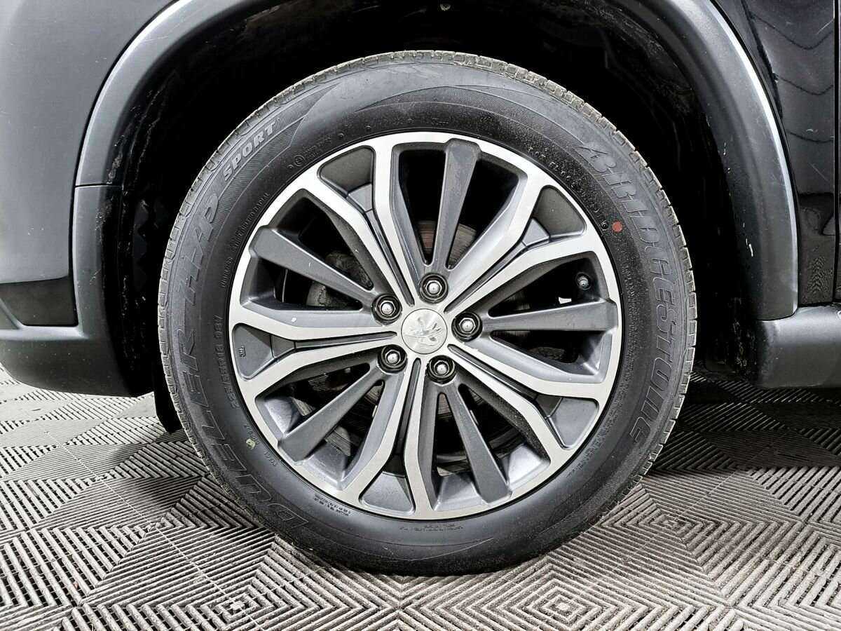 Б/У Пежо 4008 2014 года. Фото: #9