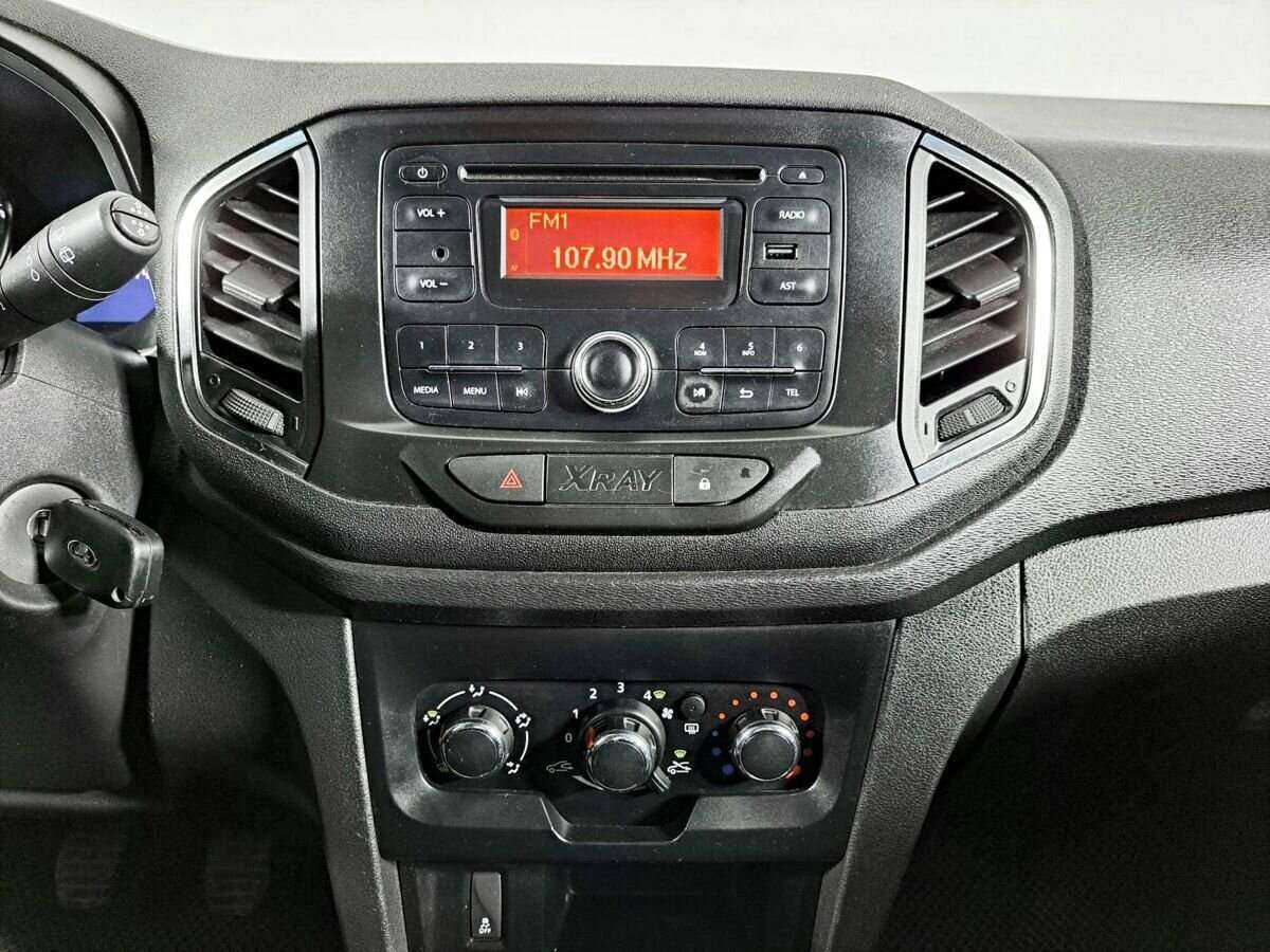 Б/У Лада (ВАЗ) ИКСРЭЙ 2017 года. Фото: #12