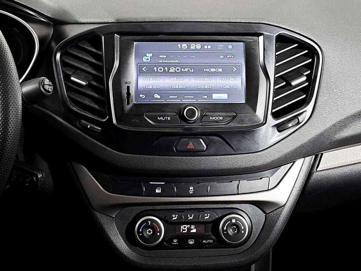 Б/У Лада (ВАЗ) Веста 2017 года. Фото: #9