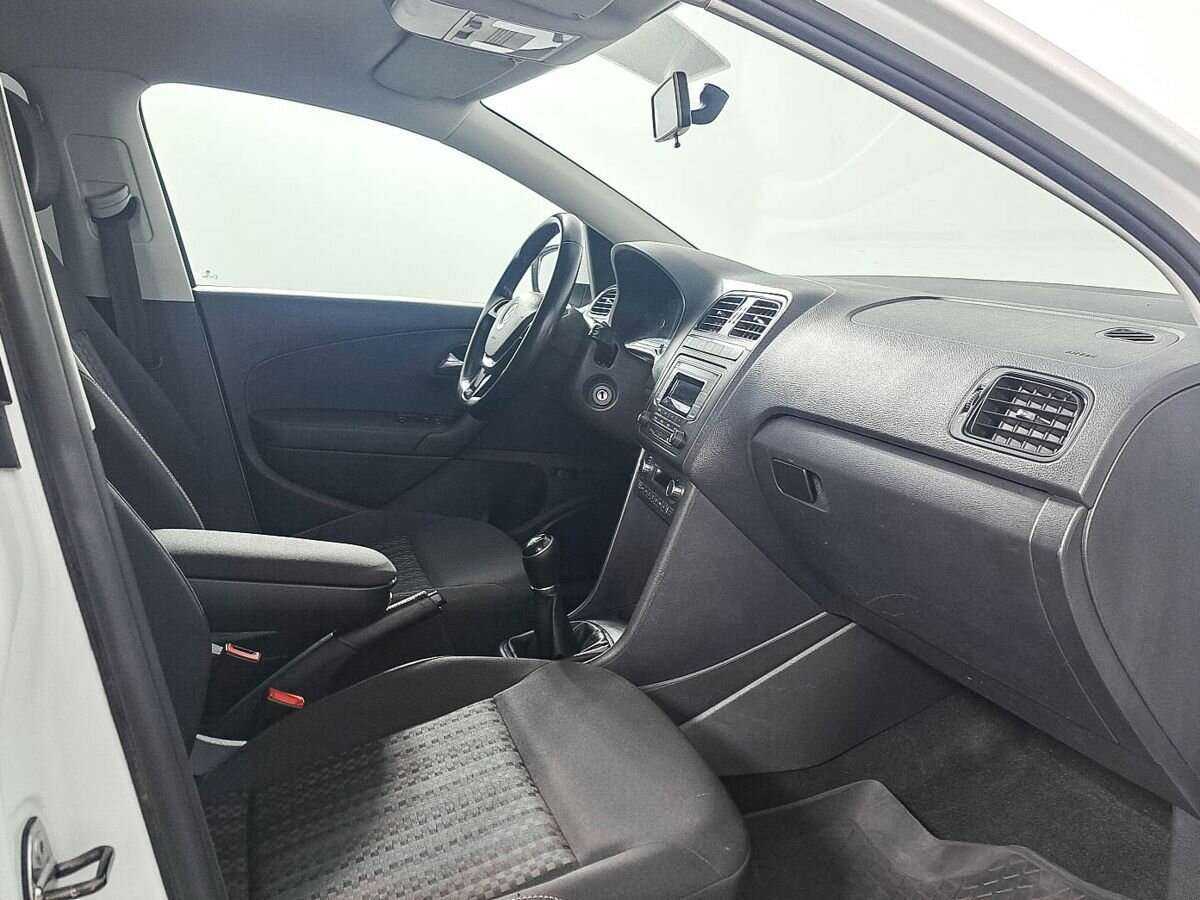 Б/У Фольксваген Поло 2016 года. Фото: #8