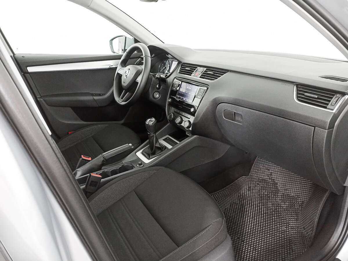 Б/У Шкода Октавия 2017 года. Фото: #6