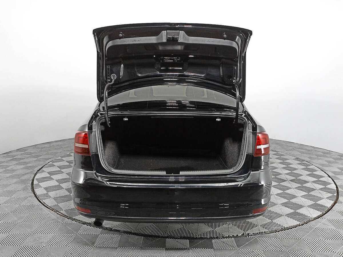 Б/У Фольксваген Джетта 2018 года. Фото: #8