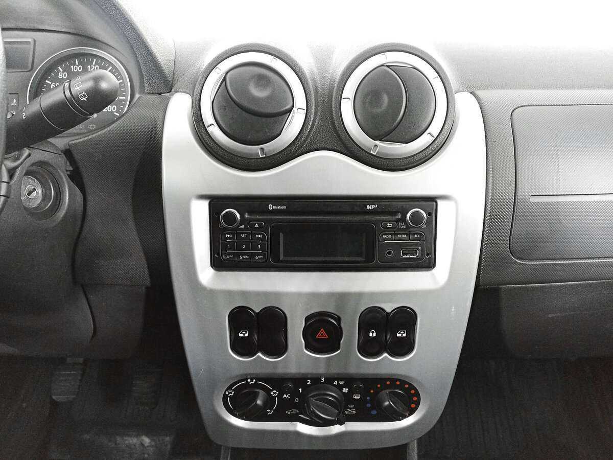 Б/У Рено Сандеро 2013 года. Фото: #14