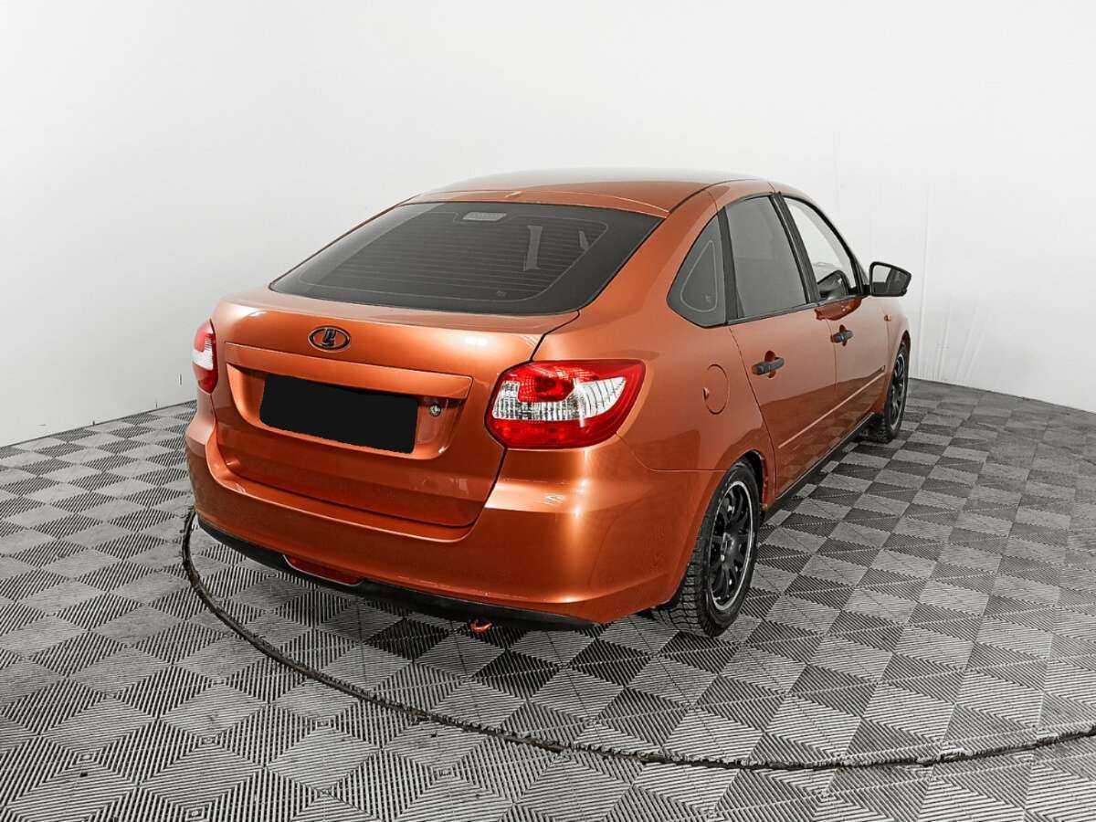 Б/У Лада (ВАЗ) Гранта 2015 года. Фото: #4