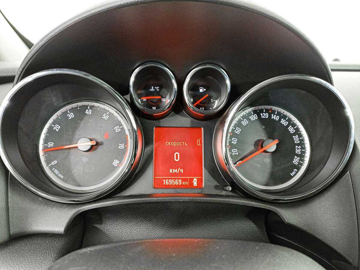 Б/У Опель Астра 2014 года. Фото: #8