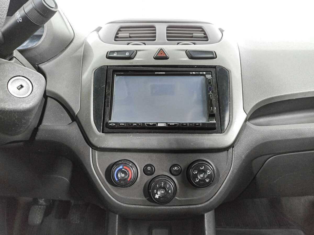 Б/У Шевроле Кобальт 2013 года. Фото: #12