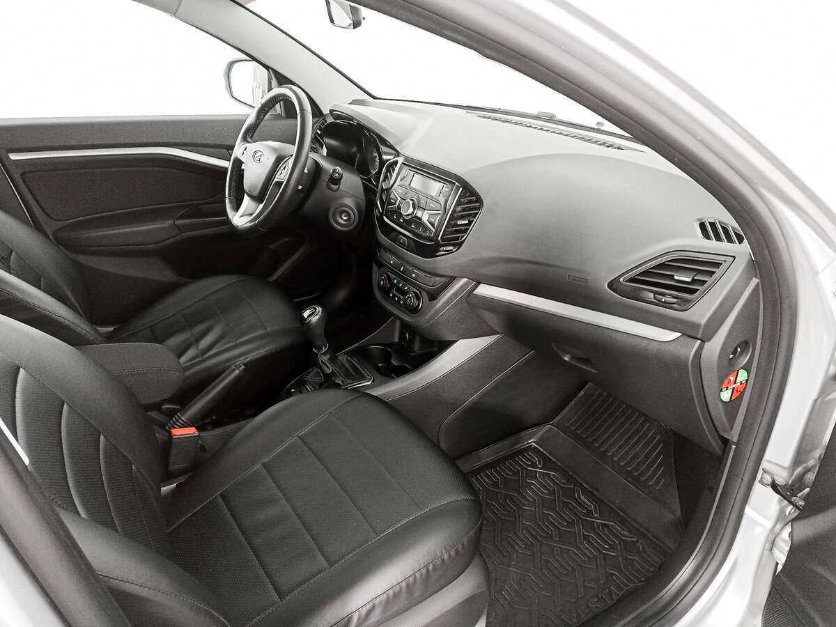 Б/У Лада (ВАЗ) Веста 2020 года. Фото: #8