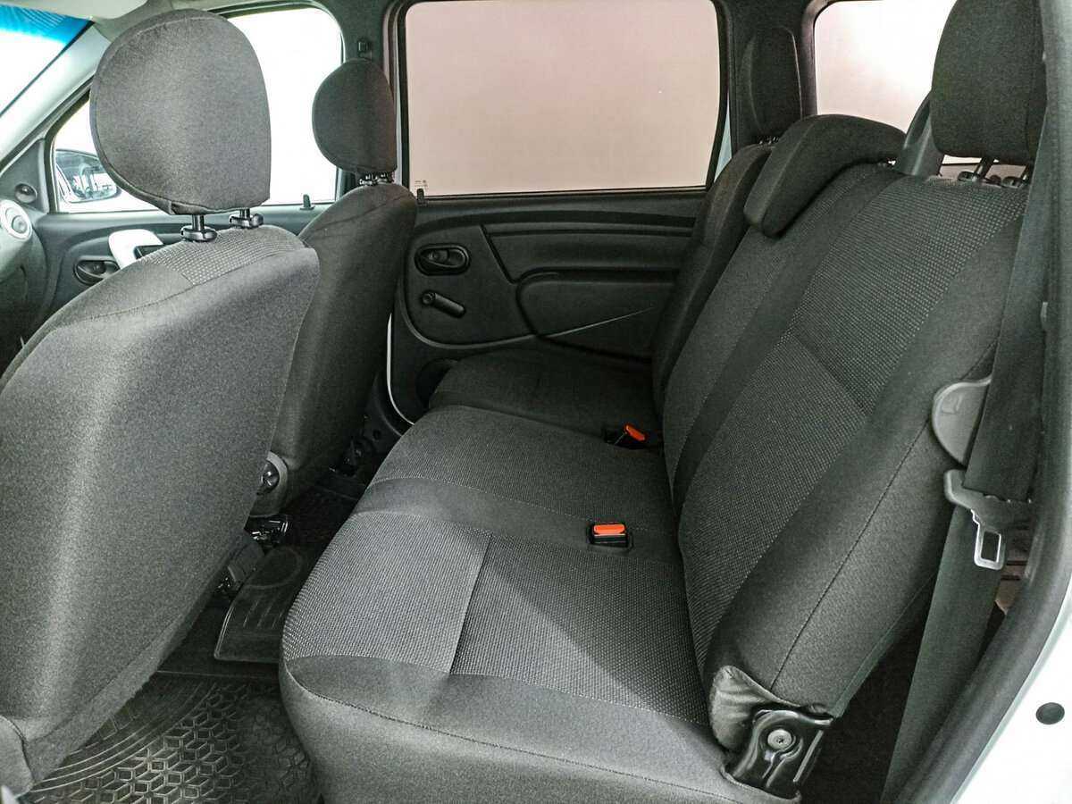 Б/У Лада (ВАЗ) Ларгус 2017 года. Фото: #11