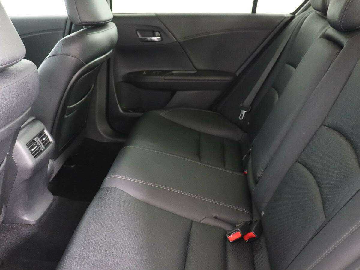 Б/У Хонда Аккорд 2013 года. Фото: #8