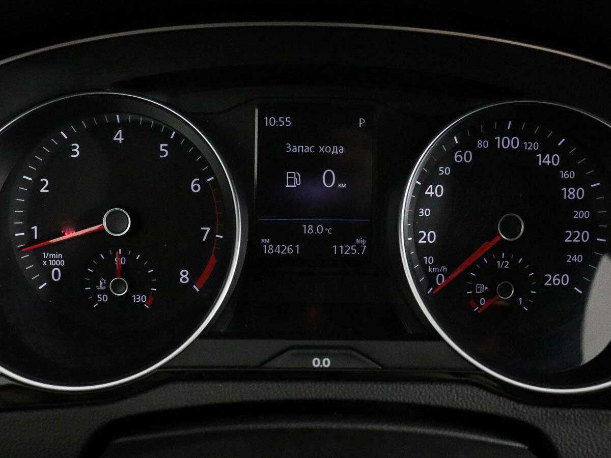 Б/У Фольксваген Пассат 2017 года. Фото: #9