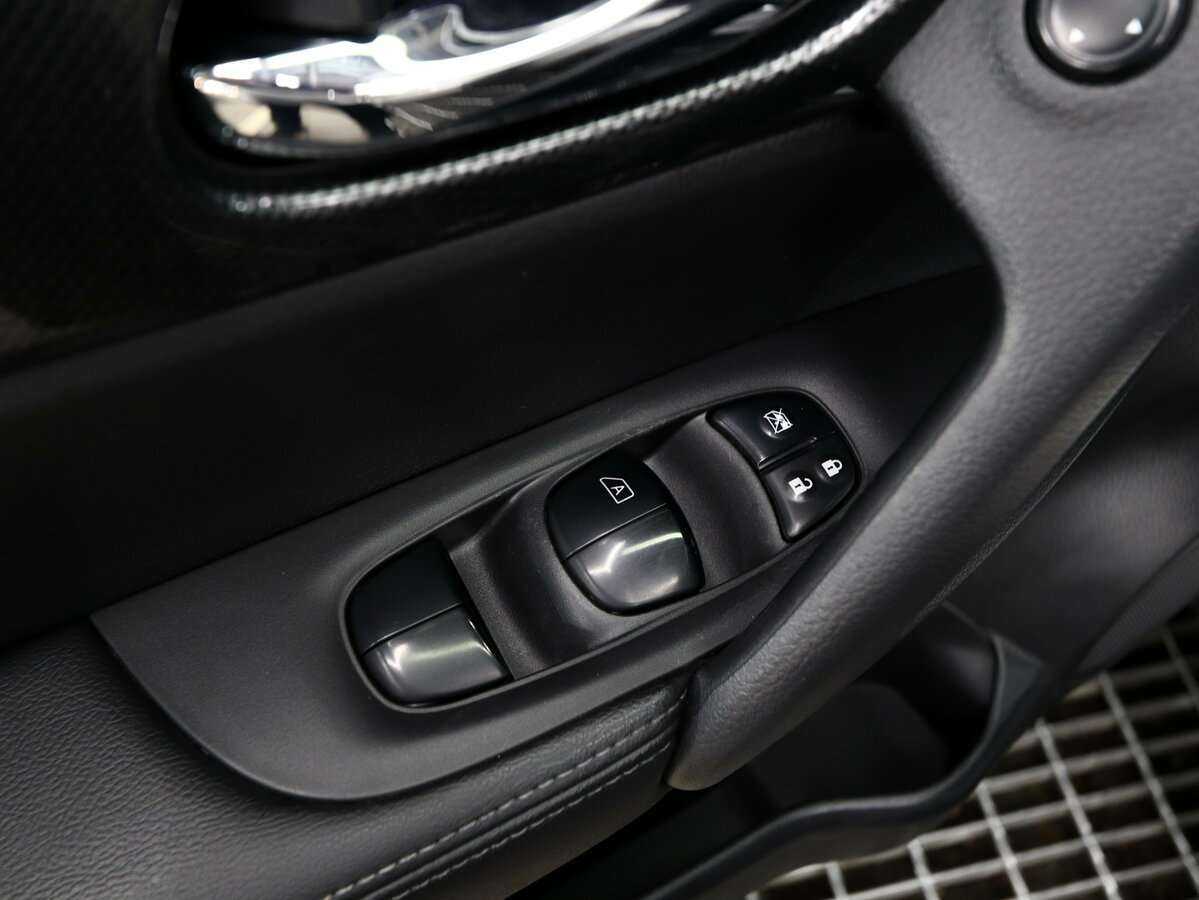 Б/У Ниссан Икс-Трейл 2017 года. Фото: #8