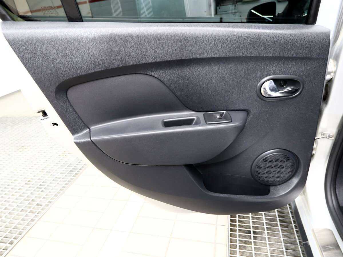 Б/У Рено Сандеро 2020 года. Фото: #22