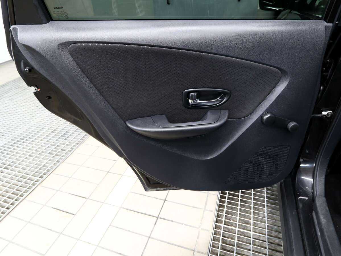 Б/У Ниссан Альмера 2014 года. Фото: #9