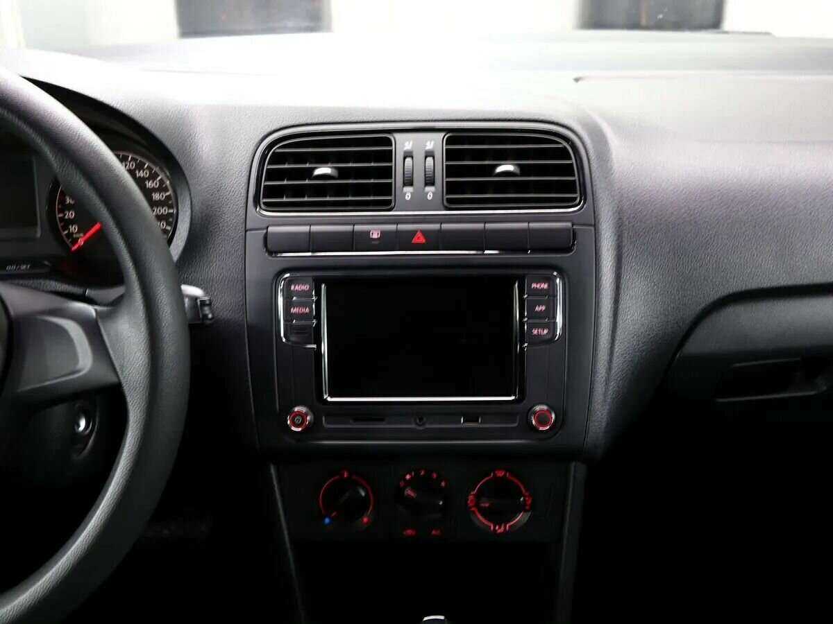 Б/У Фольксваген Поло 2018 года. Фото: #16