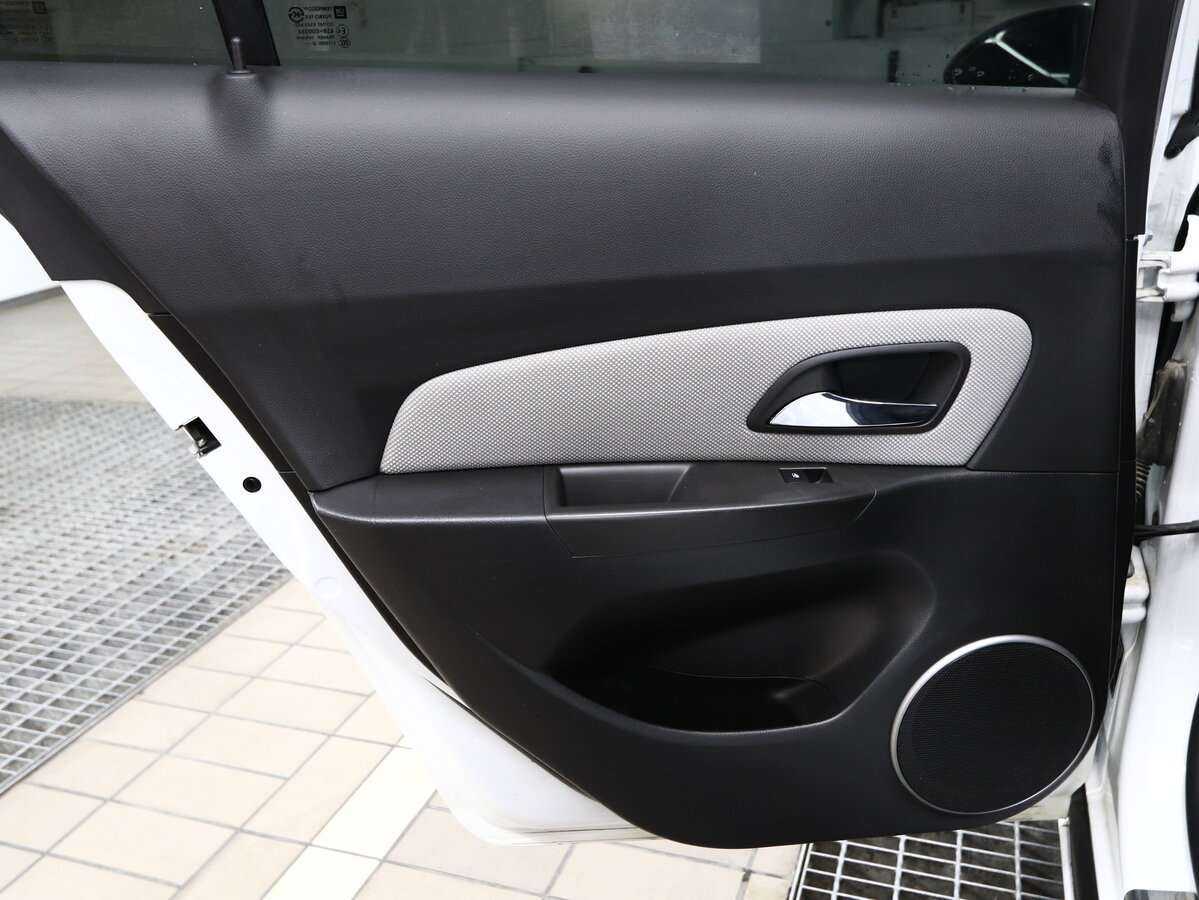 Б/У Шевроле Круз 2012 года. Фото: #8