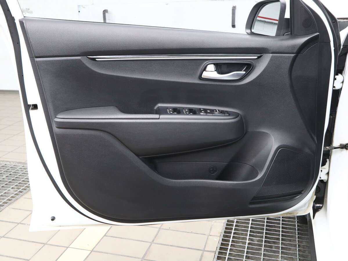 Б/У Киа Рио 2018 года. Фото: #4