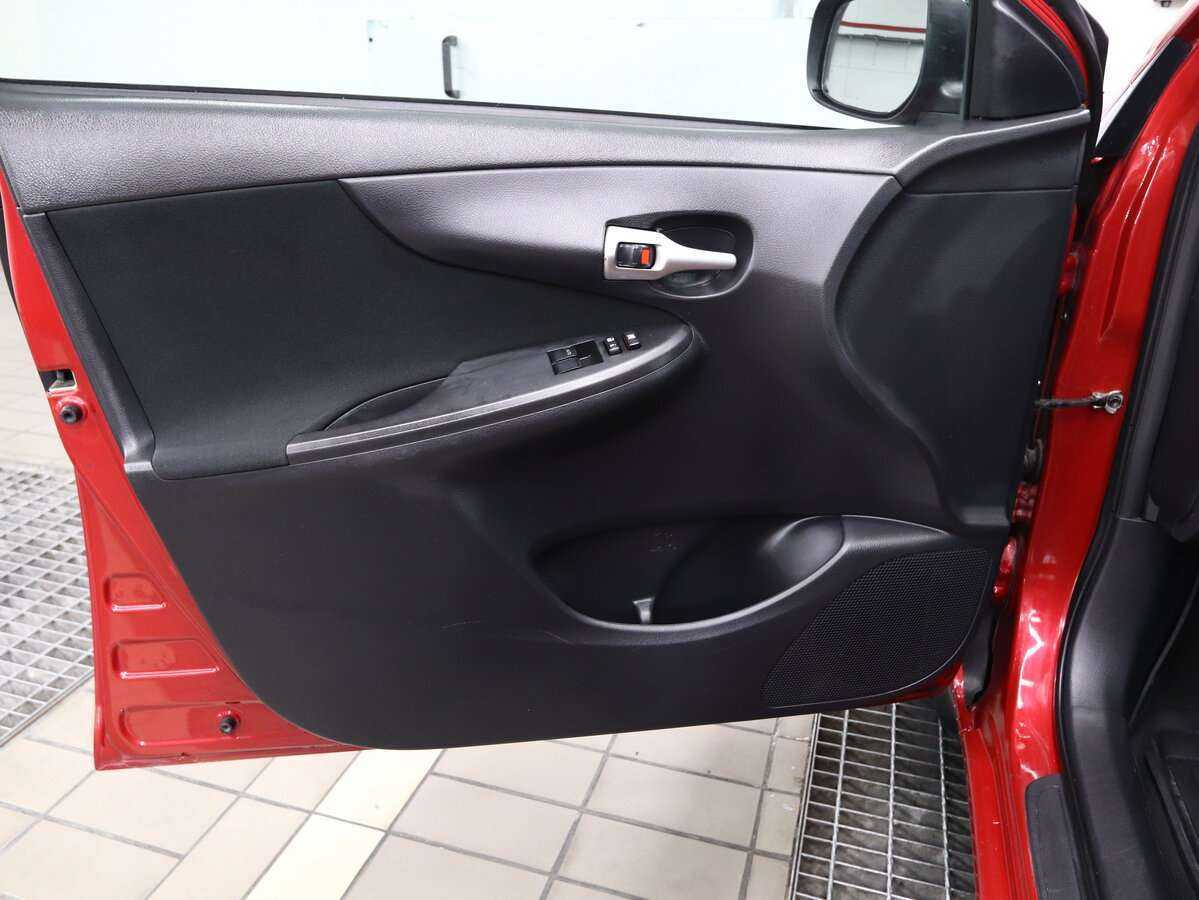 Б/У Тойота Королла 2012 года. Фото: #5