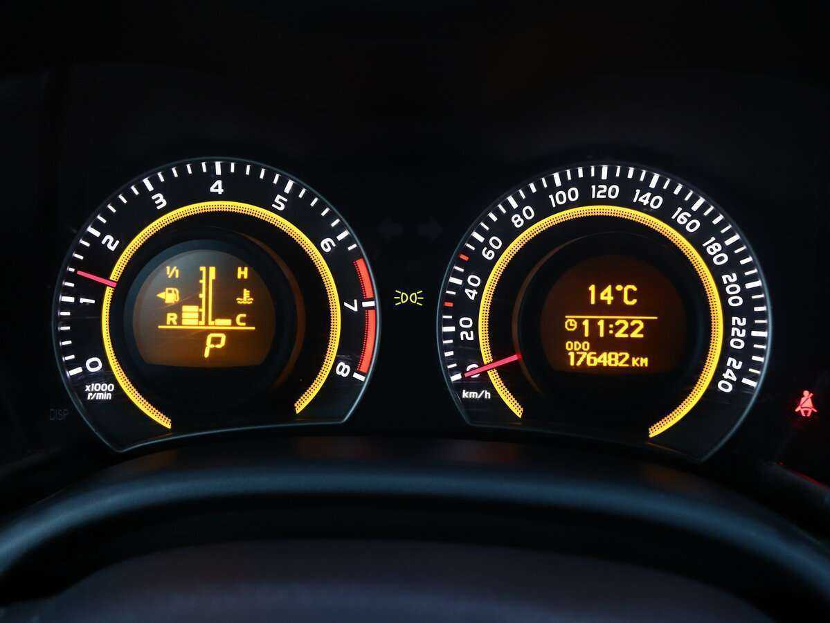 Б/У Тойота Королла 2012 года. Фото: #16