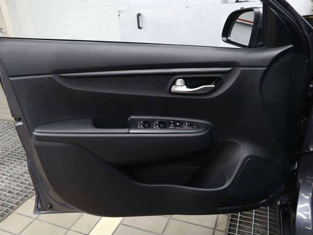 Б/У Киа Рио 2021 года. Фото: #4