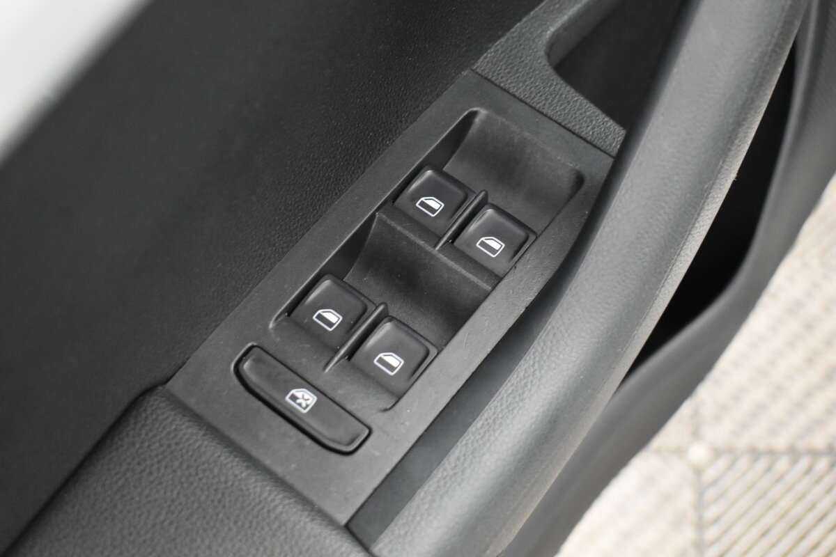 Б/У Шкода Октавия 2014 года. Фото: #12