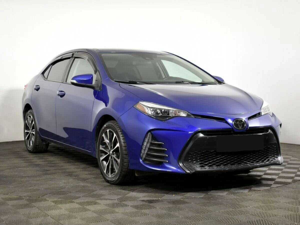 Б/У Тойота Королла 2018 года. Фото: #2