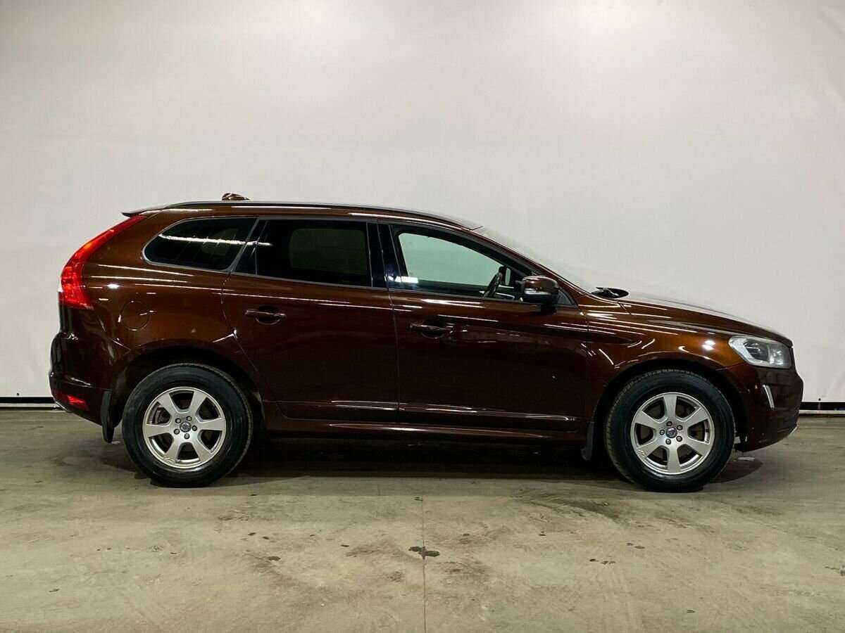 Б/У Вольво ИксЦ60 2013 года. Фото: #3