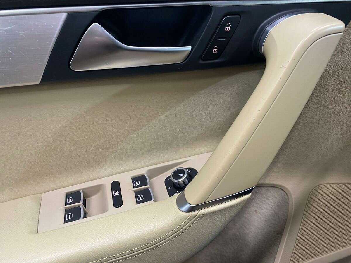 Б/У Фольксваген Пассат 2012 года. Фото: #14