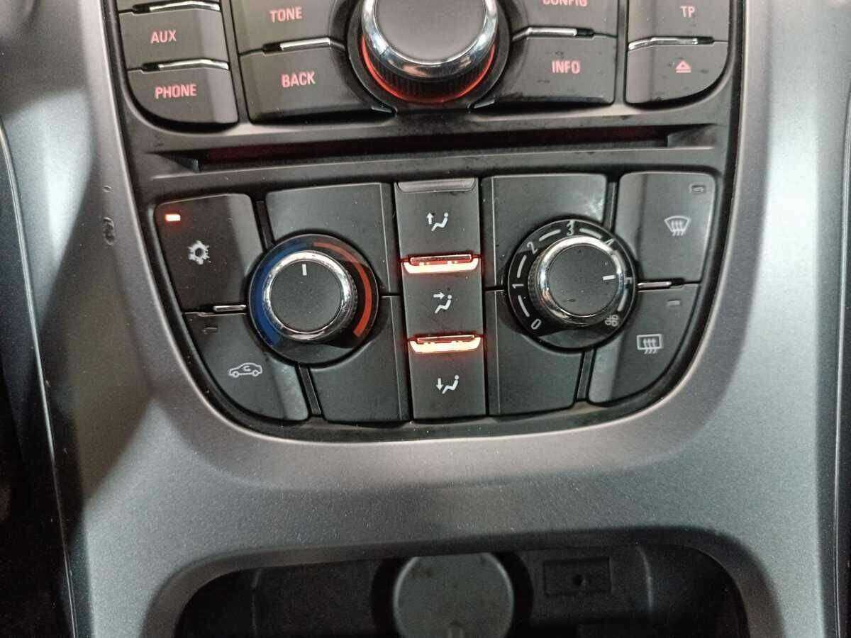 Б/У Опель Астра 2012 года. Фото: #13