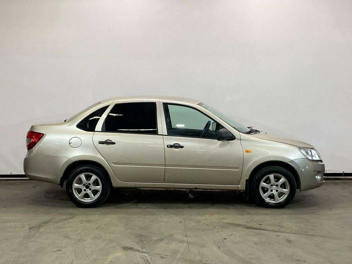 Б/У Лада (ВАЗ) Гранта 2012 года. Фото: #3