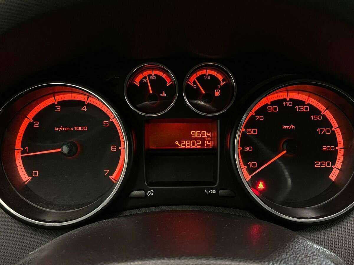 Б/У Пежо 408 2012 года. Фото: #11