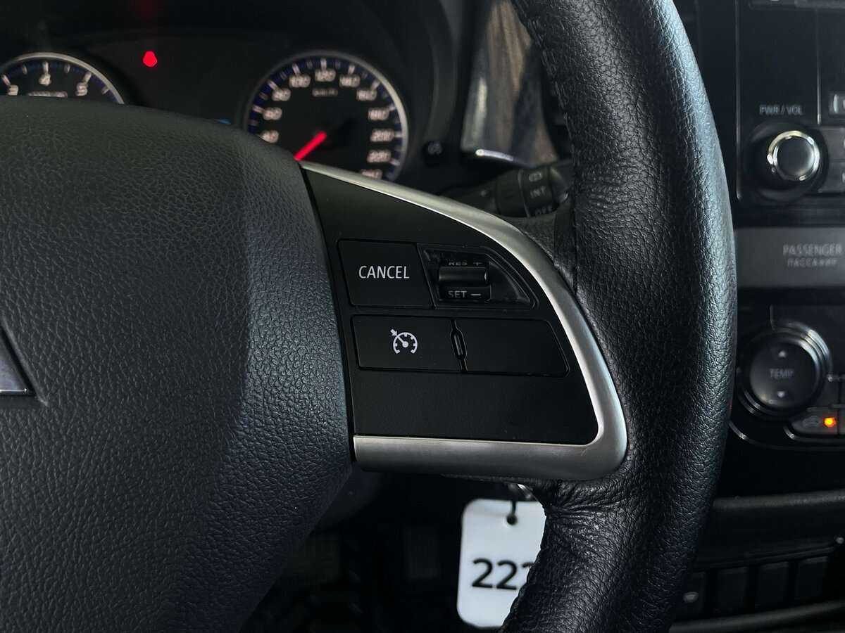 Б/У Митсубиши Оутлэндер 2018 года. Фото: #11