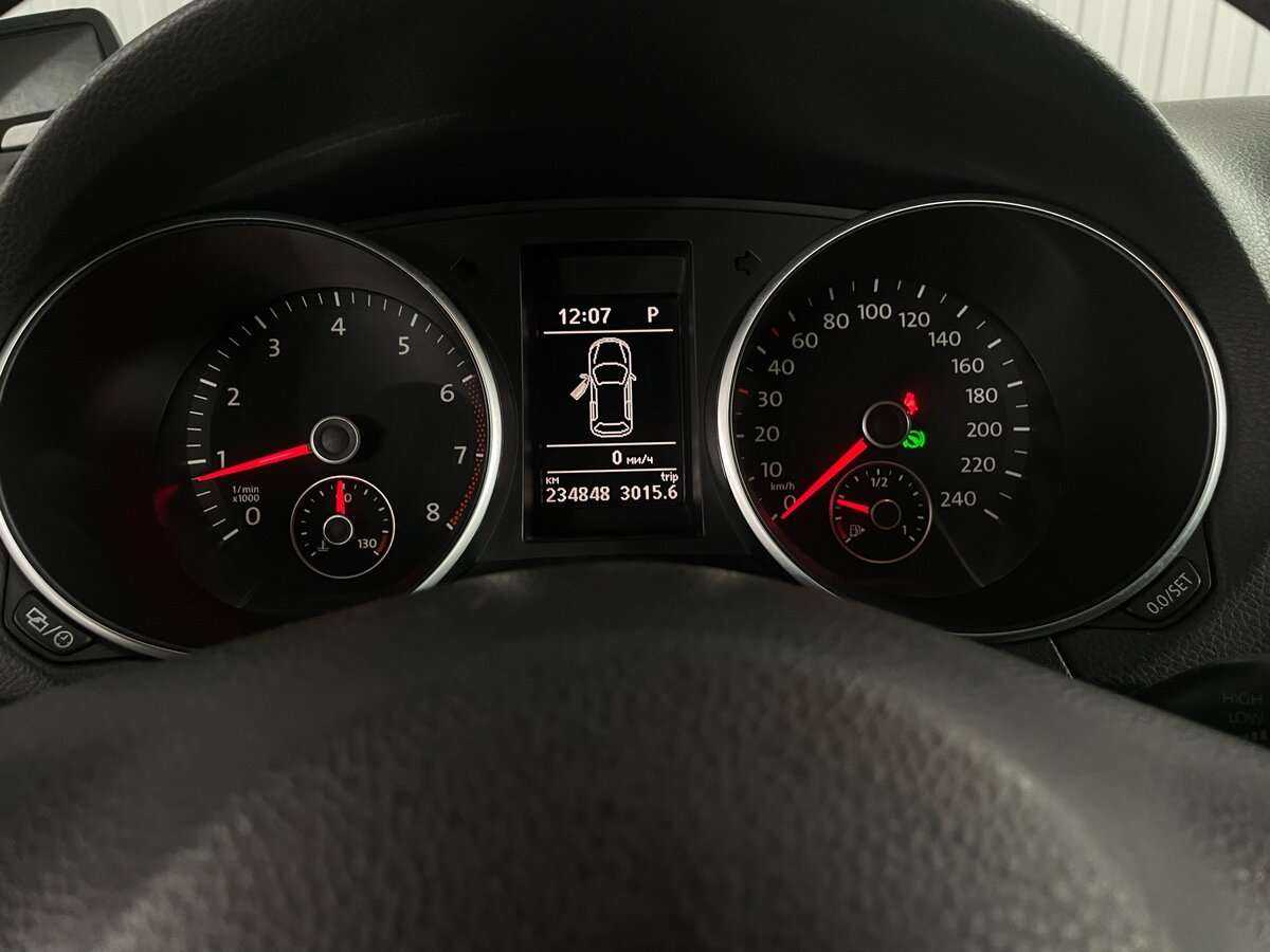 Б/У Фольксваген Гольф 2012 года. Фото: #12