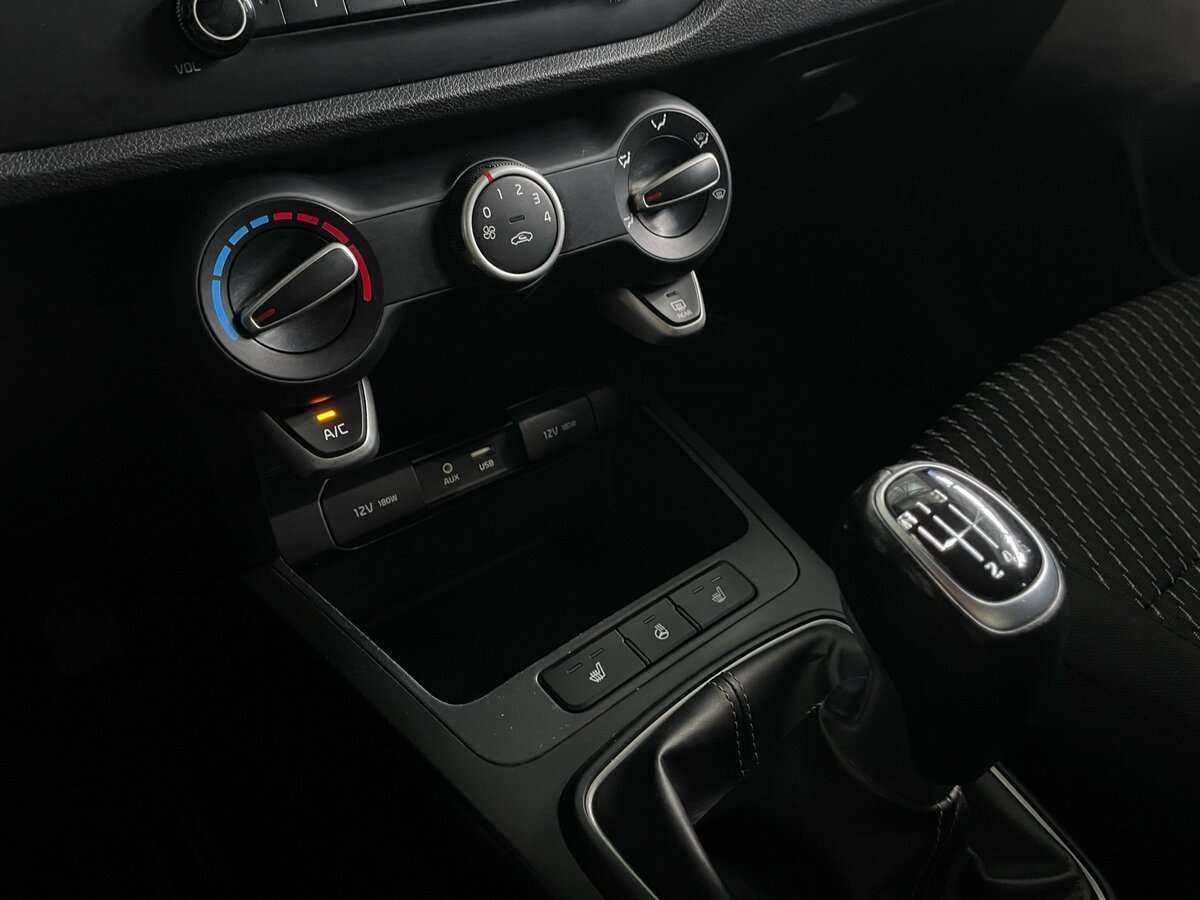 Б/У Киа Рио 2018 года. Фото: #13