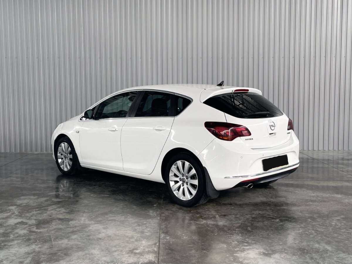 Б/У Опель Астра 2014 года. Фото: #6