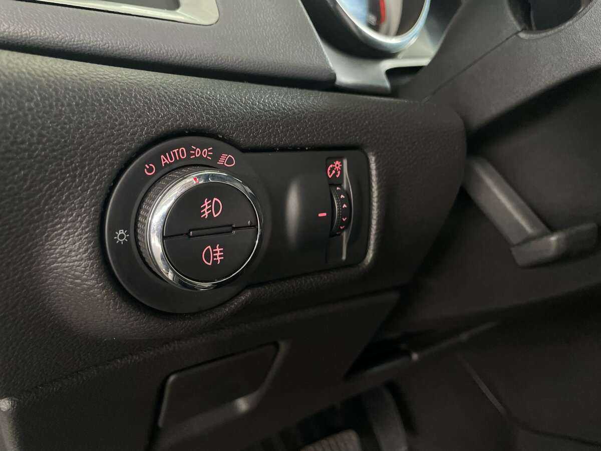 Б/У Опель Астра 2014 года. Фото: #15