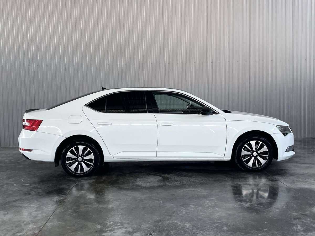 Б/У Шкода Суперб 2015 года. Фото: #3